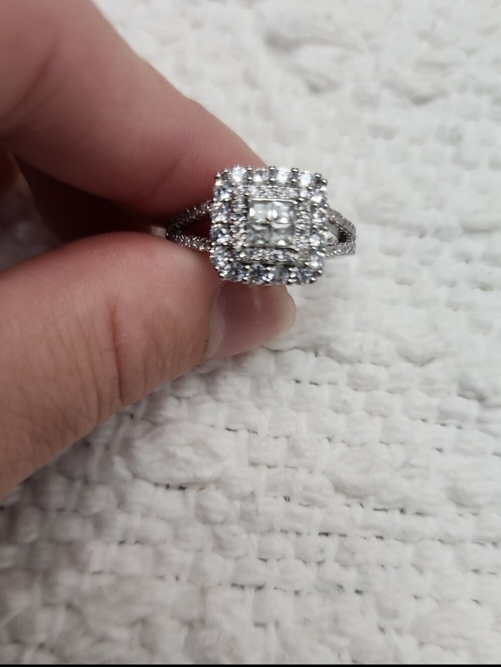 Cubic Zirconia Rhinestones Decorated Ring, A Gift Suitable For Girlfriend